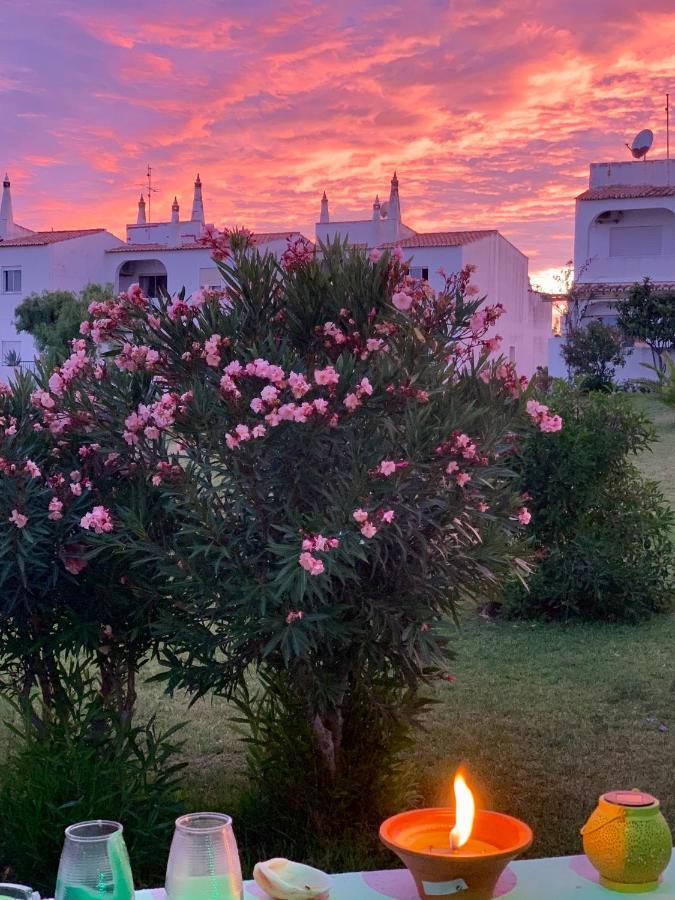 Castelo Da Esperanca Na Vila Sra Da Rocha Porches  Esterno foto