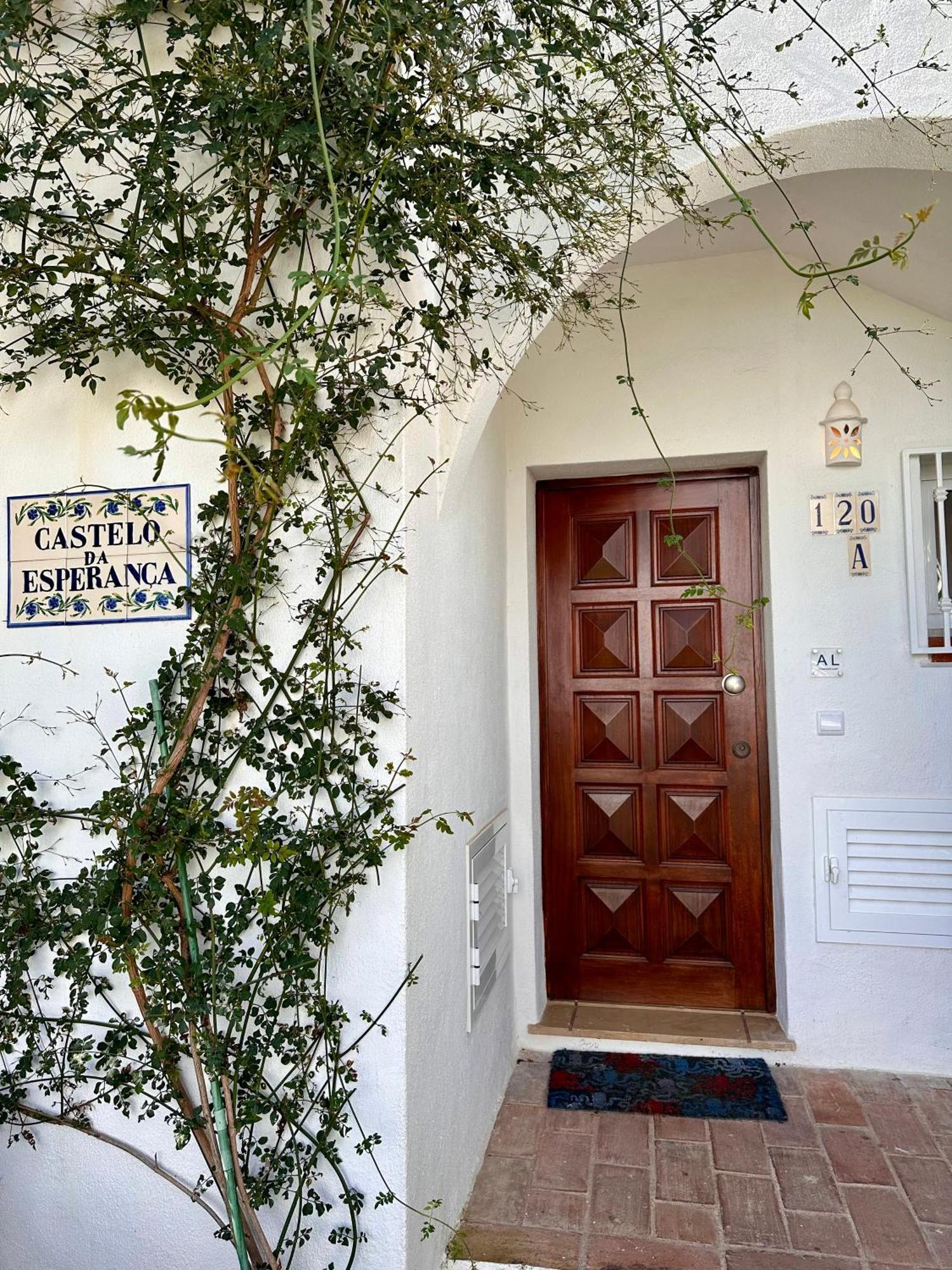 Castelo Da Esperanca Na Vila Sra Da Rocha Porches  Esterno foto