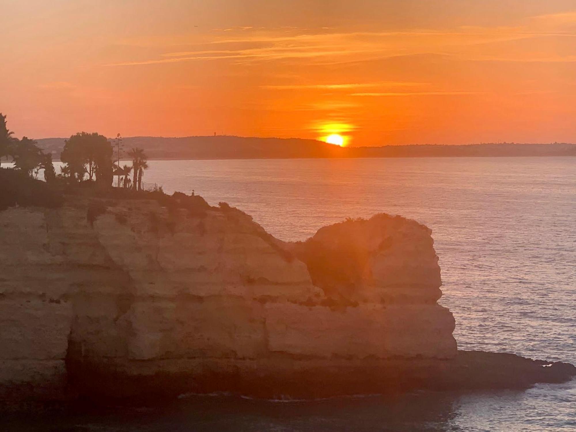 Castelo Da Esperanca Na Vila Sra Da Rocha Porches  Esterno foto